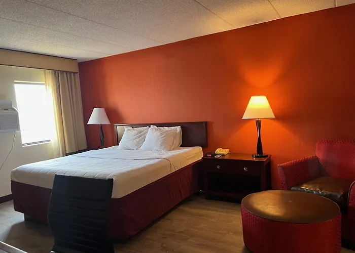 Clarion Hotel & Conference Center Lansing West