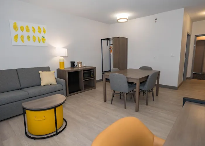 Comfort Inn & Suites River City Decatur