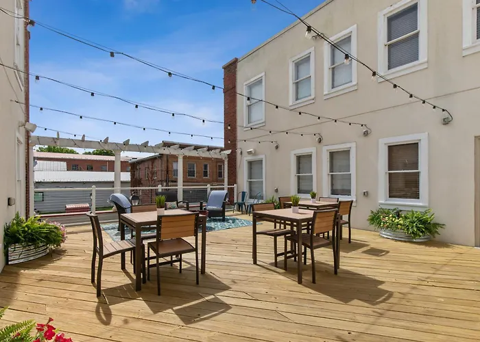 Western Front Hotel