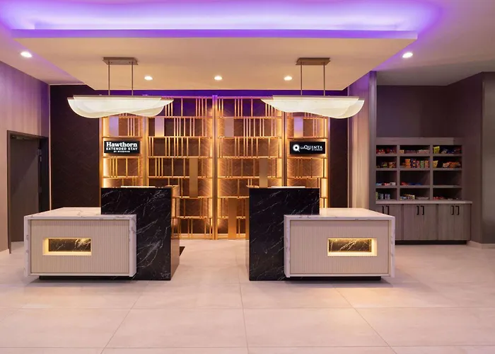La Quinta Inn & Suites By Wyndham Desoto