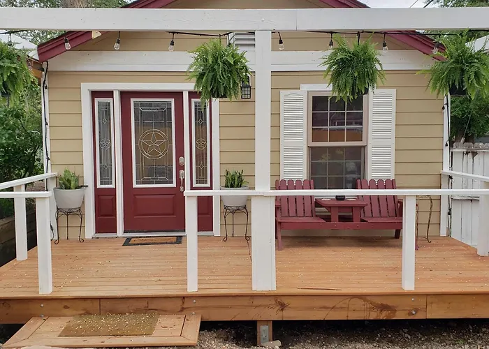 Van Gogh Get High Tiny Home