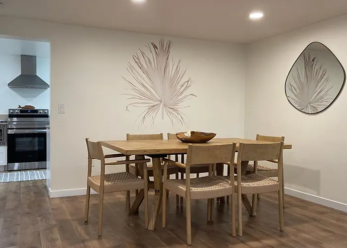 Relax Here 2 Bed Home Near Beach In Venice