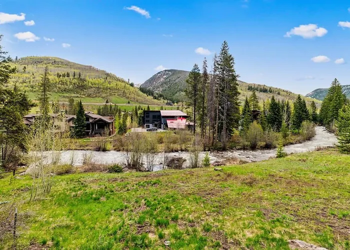 Cozy Secluded Riverfront Cabin Fireplace Parking