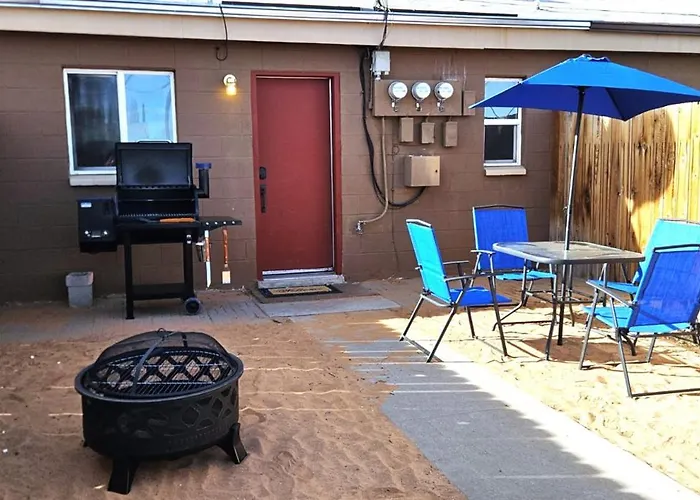 1Bd, King, Brkfst, Large Tvs, Wd, Sleeps 4, Bbq
