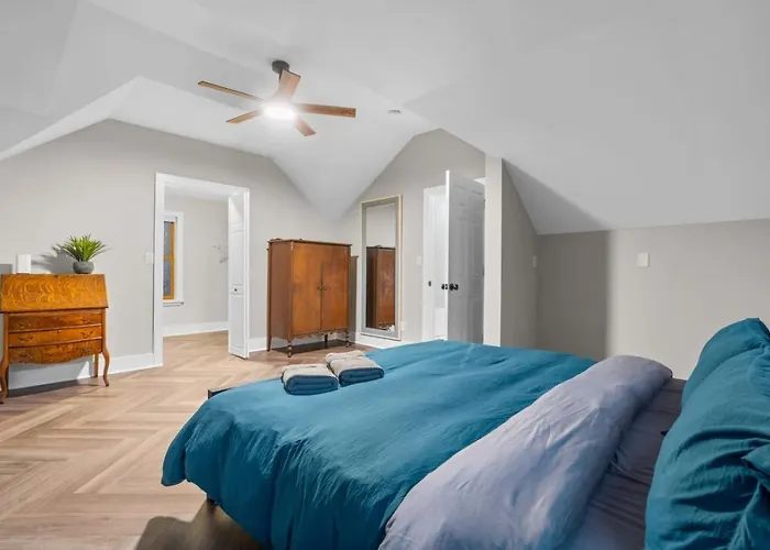 Spacious Cozy 3 Bed 2 Bath