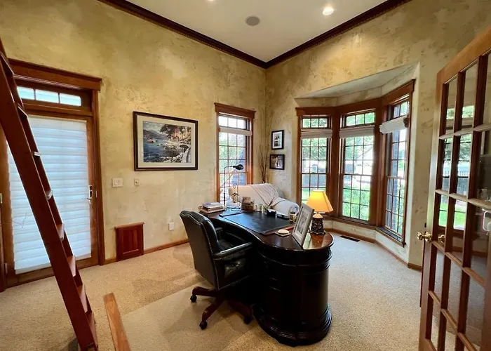 Bella Vita Estate Luxury Home With Hot Tub On Golf Course