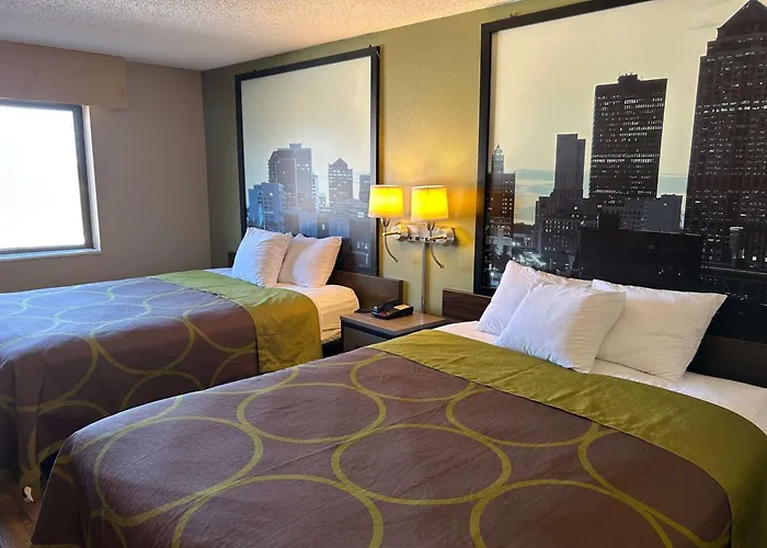 Super 8 By Wyndham Perry Ia
