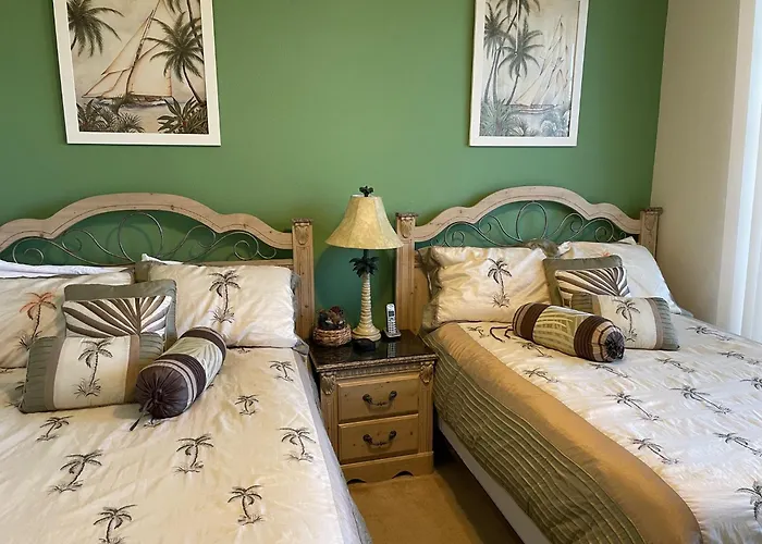 Beautiful New Luxury Townhome With Private Beach And Swimming Pools