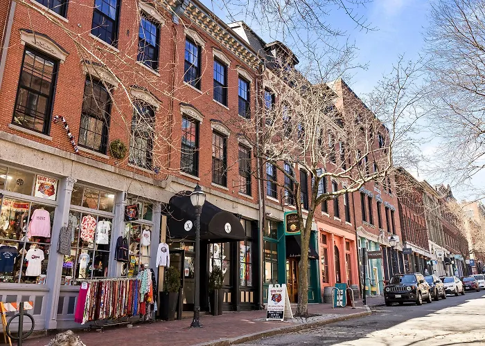 Old Port Brick Loft, Walk To Dining & Waterfront