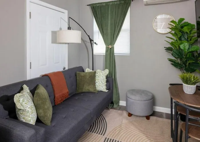 Little Rock Hideaway Cozy, Chic & Convenient