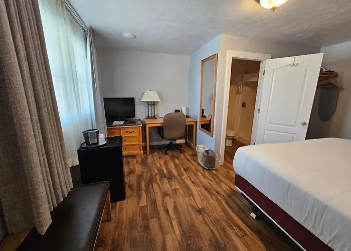 Captain'S Inn And Suites