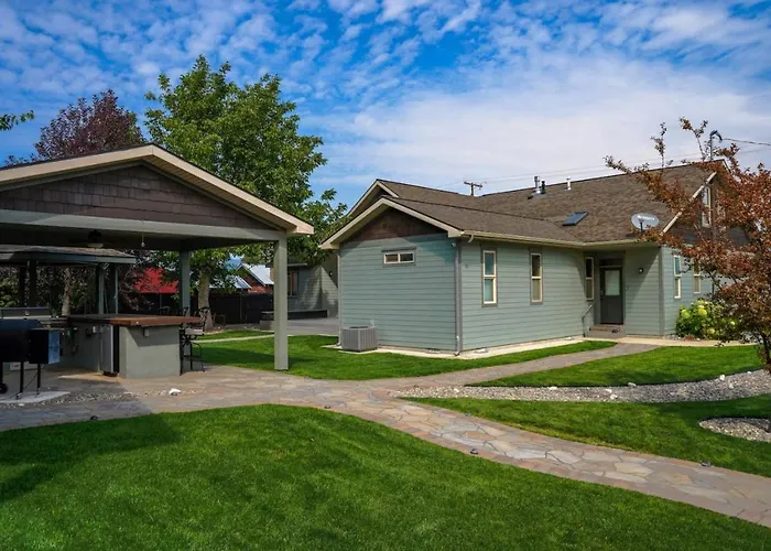 Entire Wunder Mine Estate Sleeps 20 Hot Tub Outdoor Kitchen Firepit