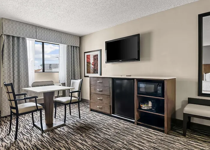 Best Western Los Alamitos Inn & Suites