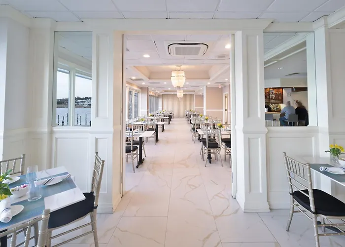 Oyster Point Hotel