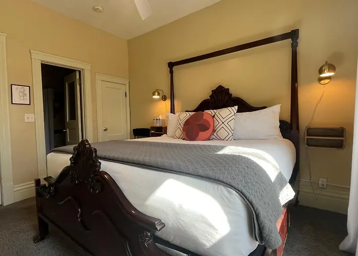 Stone Gables Inn