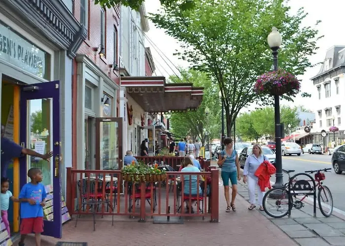 Barracks Row & Eastern Market Oasis Transit-Friendly
