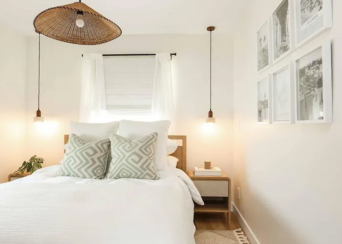 Chic Surf Lodge With Hot Tub & Ocean Views