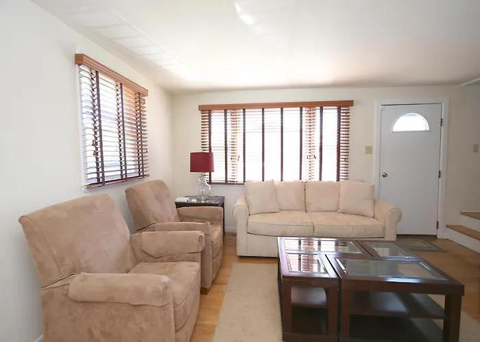 Bay Side Cape In Desirable Surf City Lbi - 4 Bedroom 2 Bath With Private Yard