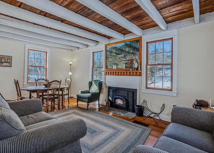 Historic Charm Located On The River - Rustic Chic