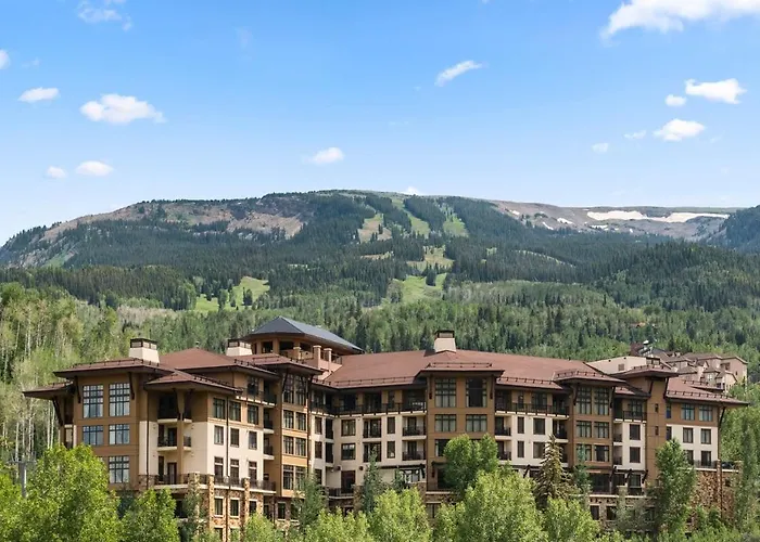 Luxe Resort Penthouse - Ski In Ski Out 3 Bedroom