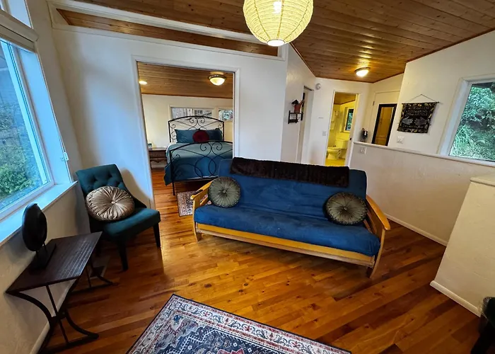 Ravens Nest Tranquil Forest Suite 5 Min To Downtown Arcata With Stunning Redwood Views