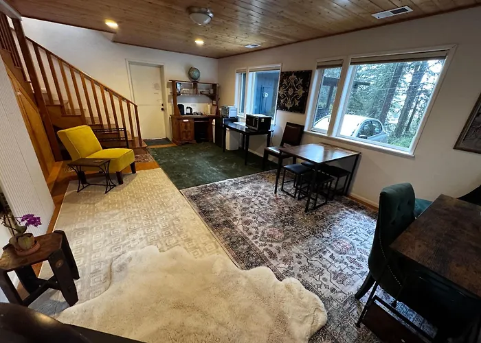 Ravens Nest Tranquil Forest Suite 5 Min To Downtown Arcata With Stunning Redwood Views