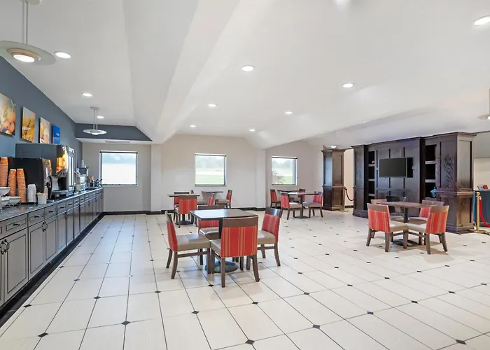 Comfort Inn & Suites Crystal Inn Sportsplex