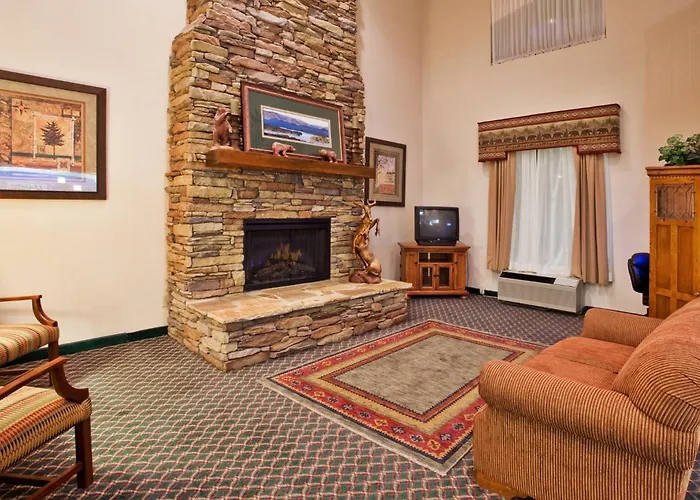 Holiday Inn Express & Suites Hiawassee By Ihg