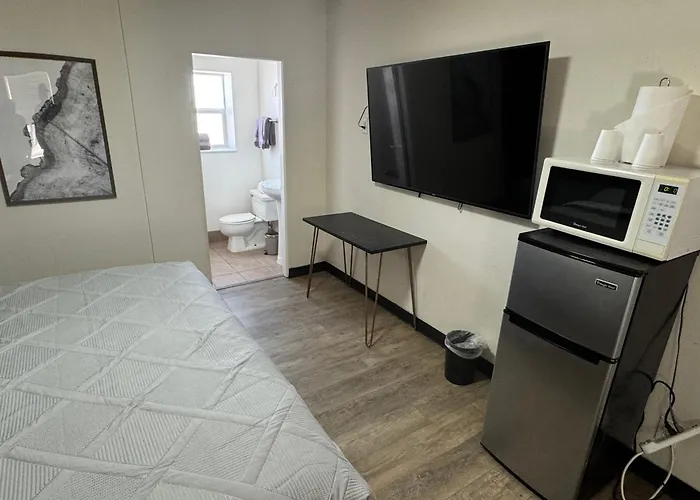 Mac'S Motel