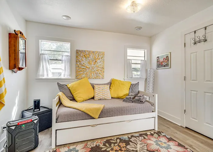 1 Mi To Gulf Coast! Couples Retreat In Long Beach