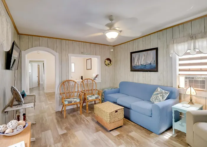 Deck & Indian River Bay Views: Coastal Cottage
