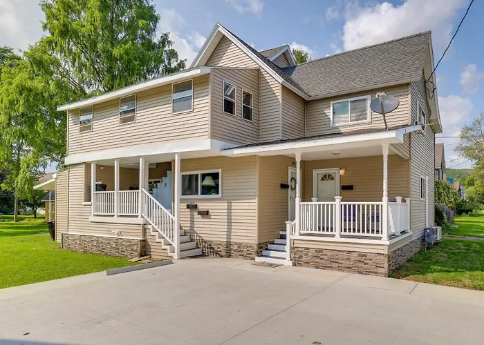 'Little Piece Of Heaven' Rental Near Dtwn Corning!