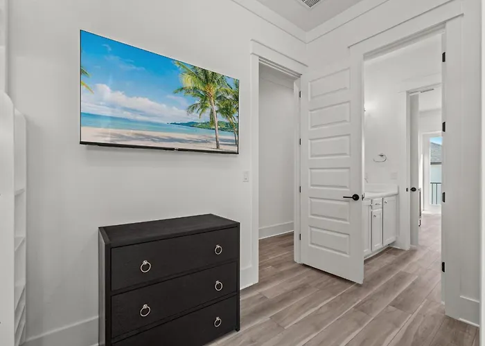 Tidal Time Estate With Game Room And Lsv