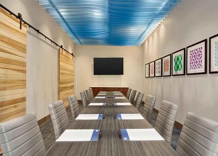 Holiday Inn Express & Suites Hayward - Castro Valley By Ihg