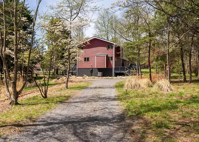 3Br Cabin W Hot Tub & Tv