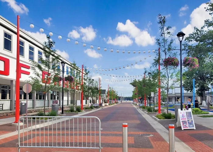 The Legend Lookout At The Lakes
