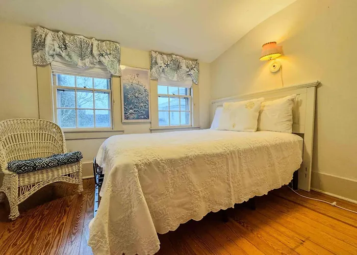 Captain Morse House - Luxury, Waterfront, Town, & Beaches - 5 Stars