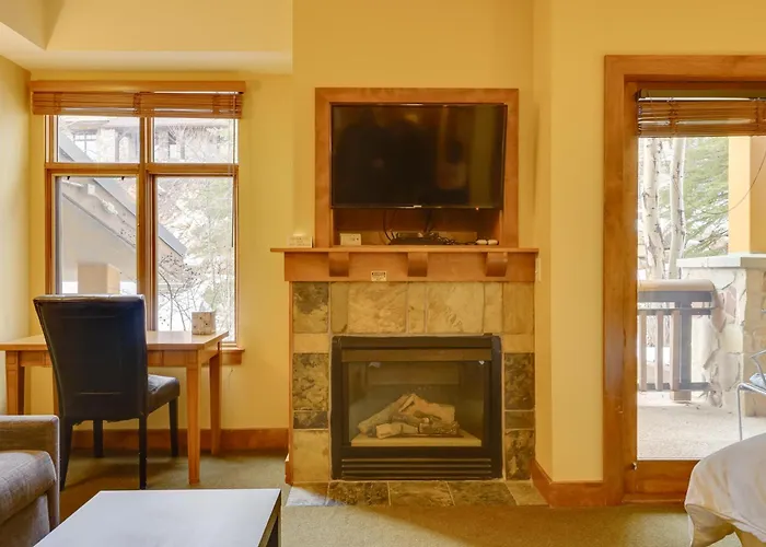 Ski-In/Ski-Out Studio At Sundial Lodge W/ Hot Tub!