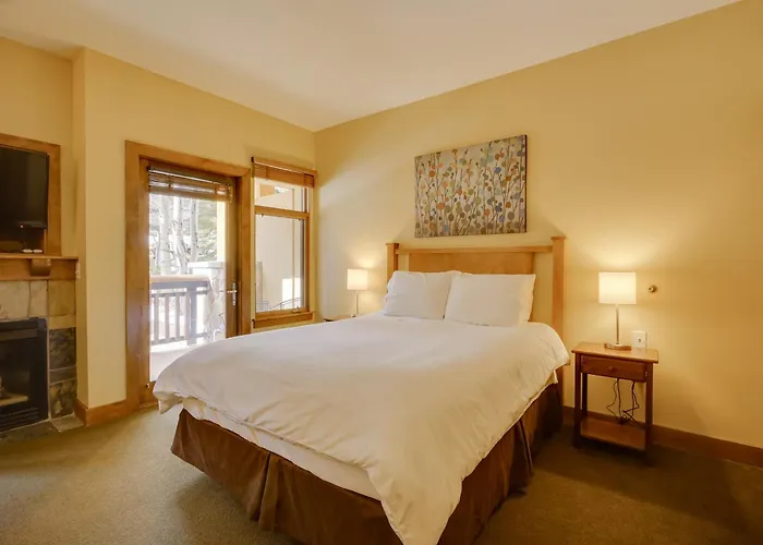 Ski-In/Ski-Out Studio At Sundial Lodge W/ Hot Tub!