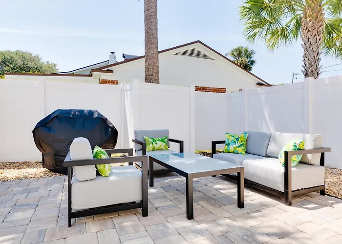 Be A Nomad - 4 Bedroom Jacksonville Beach - Sleeps 10 - Walk To The Pier