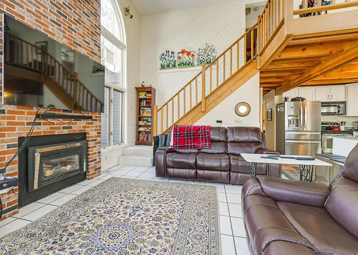 Waterfront Home W/ Boat Dock & Sunroom In Gardiner
