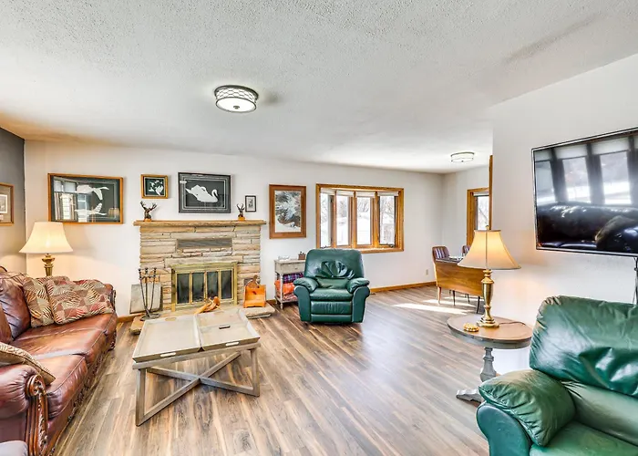 1/2 Mi To Dtwn: Pierre Family Home W/ Patio