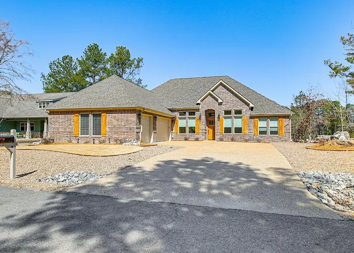 Luxe Golf Getaway In Hot Springs Village!