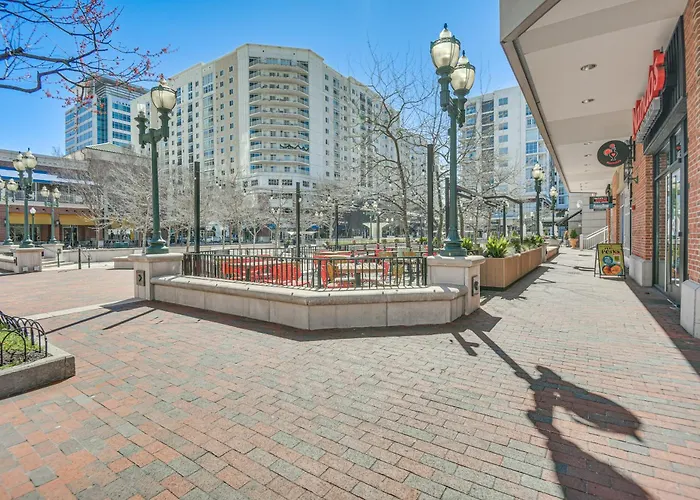 11 Mi To Virginia Beach Boardwalk: Studio Retreat!
