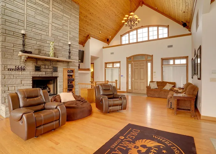 366 Shared Acres, Lake Access: Ozark Getaway!