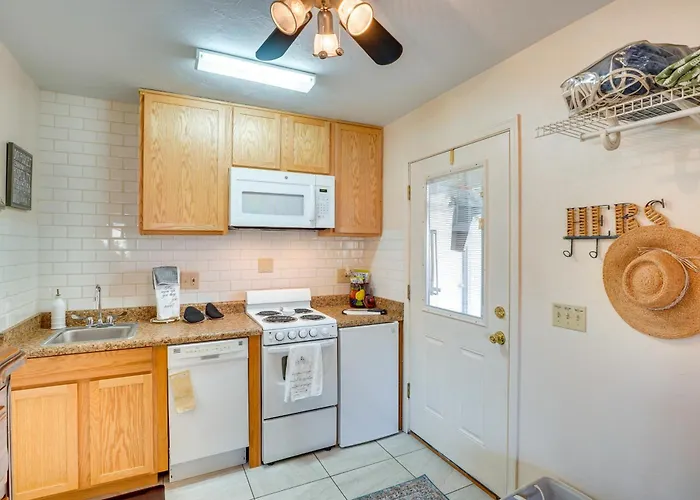 Walkable Studio W/ Patio In Tucson!