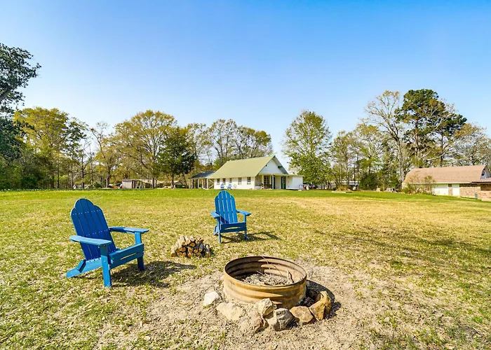 Boat & Swim: Lakefront Toledo Bend Retreat!