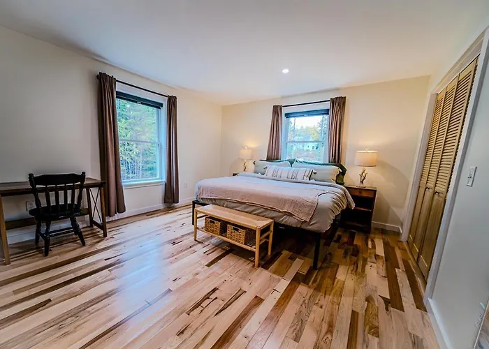 Newly Built Retreat In The Woods Near Acadia