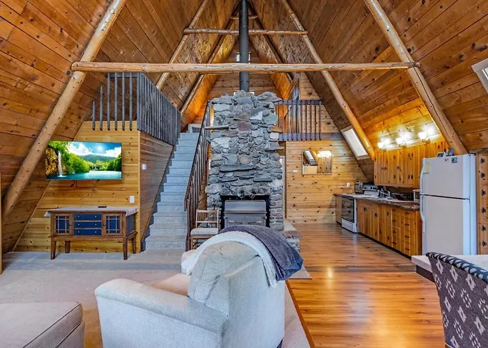 Woodland Park Scandi Cabin, Mtn Views & Hot Tub