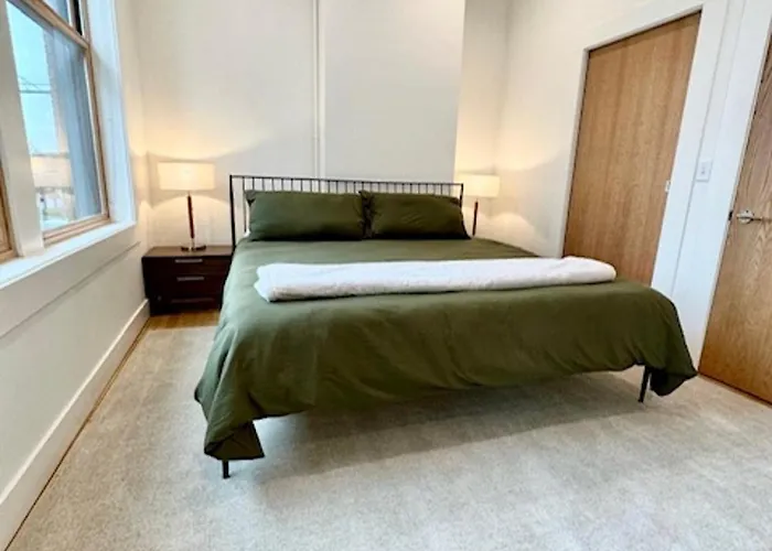 Condo C - Gallery Suites Downtown Marion